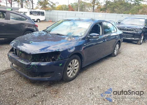 2015 Volkswagen Passat 1.8T Wolfsburg Edition z USA, uszkodzony, nr VIN 1VWAT7A36FC091969